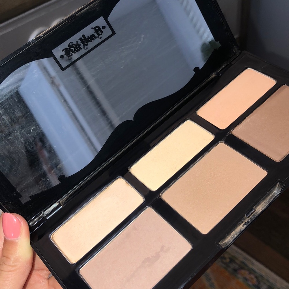 Kar Von D Shade and Light Contour Pallet